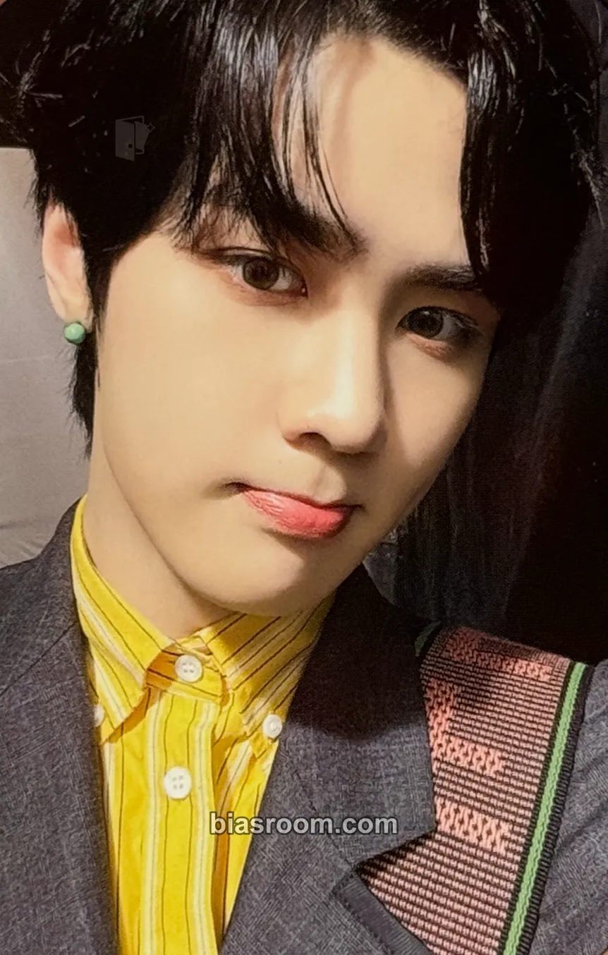 Kun 2021 Winter SMTOWN: SMCU EXPRESS Photocard - NCT - NCT K-pop photocard