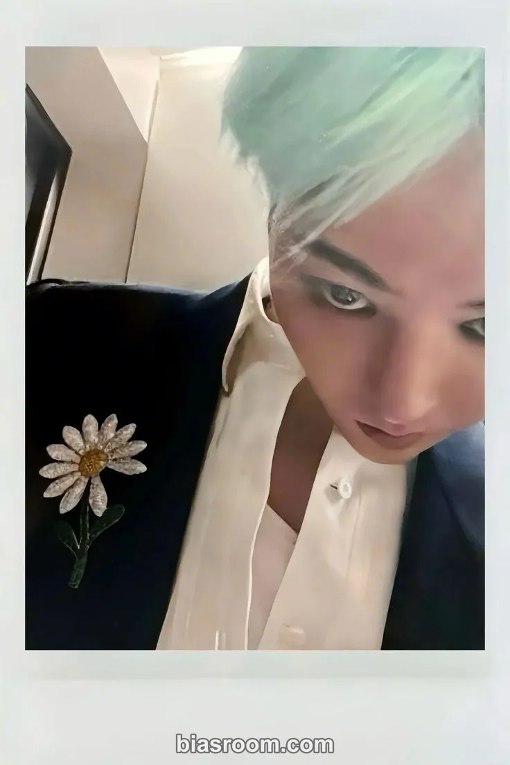 G-Dragon 2025 World Tour Übermensch Photocard - G-Dragon K-pop photocard