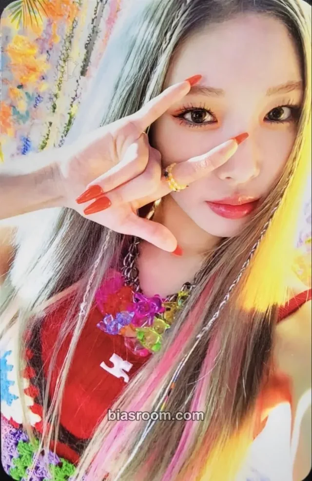 CHUNG HA - CHUNG HA - Bare&Rare Pt.1 Album pre-order benefit