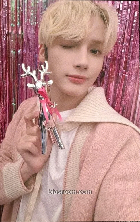 Huening Kai SBS 2023 Gayo Daejeon: Switch On Photocard - TOMORROW X TOGETHER - TOMORROW X TOGETHER K-pop photocard