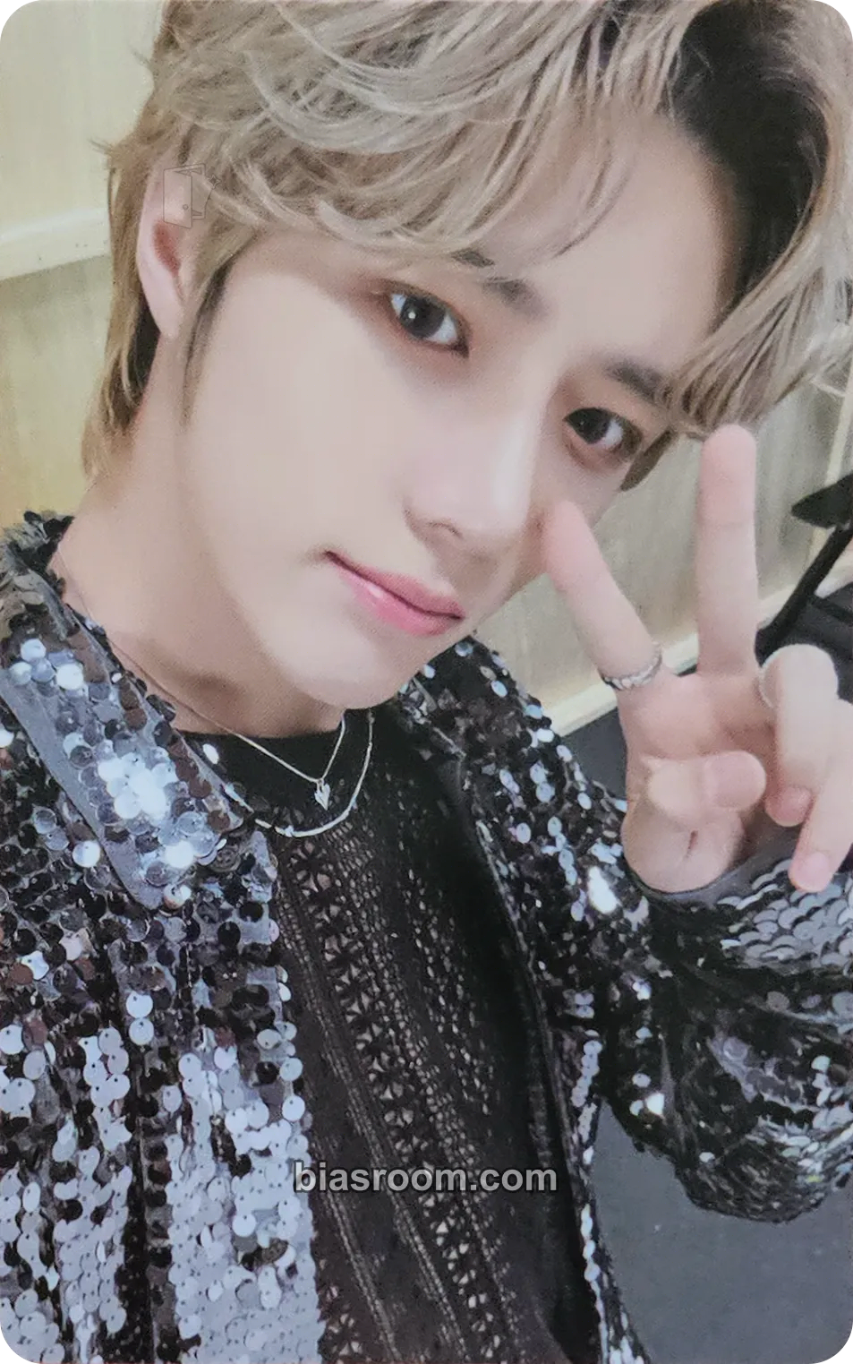 Beomgyu Season's Greetings 2023 Photocard - TOMORROW X TOGETHER - TOMORROW X TOGETHER K-pop photocard