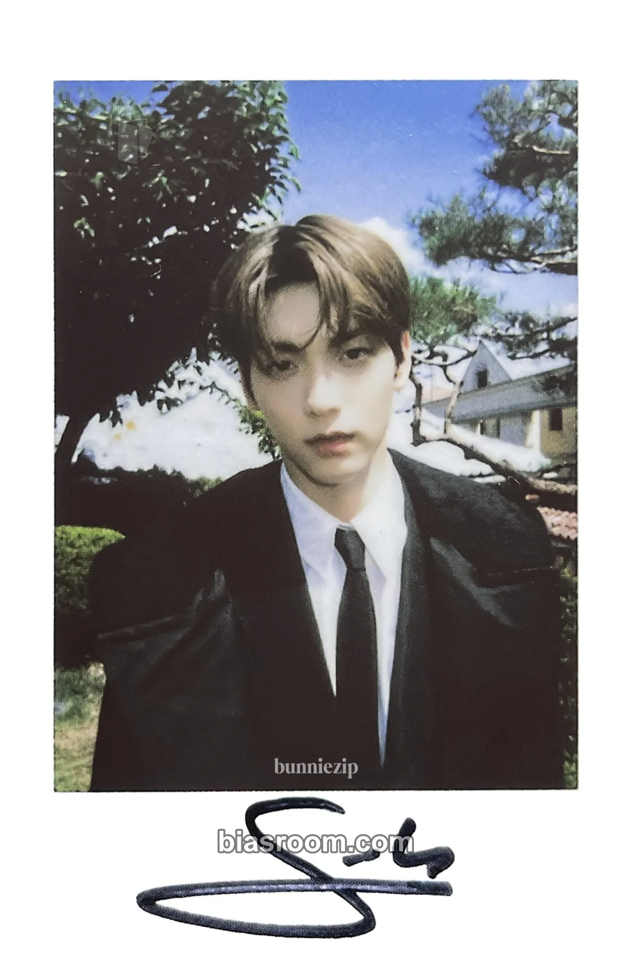 Soobin Men's UNO Magazine Photocard - TOMORROW X TOGETHER - TOMORROW X TOGETHER K-pop photocard