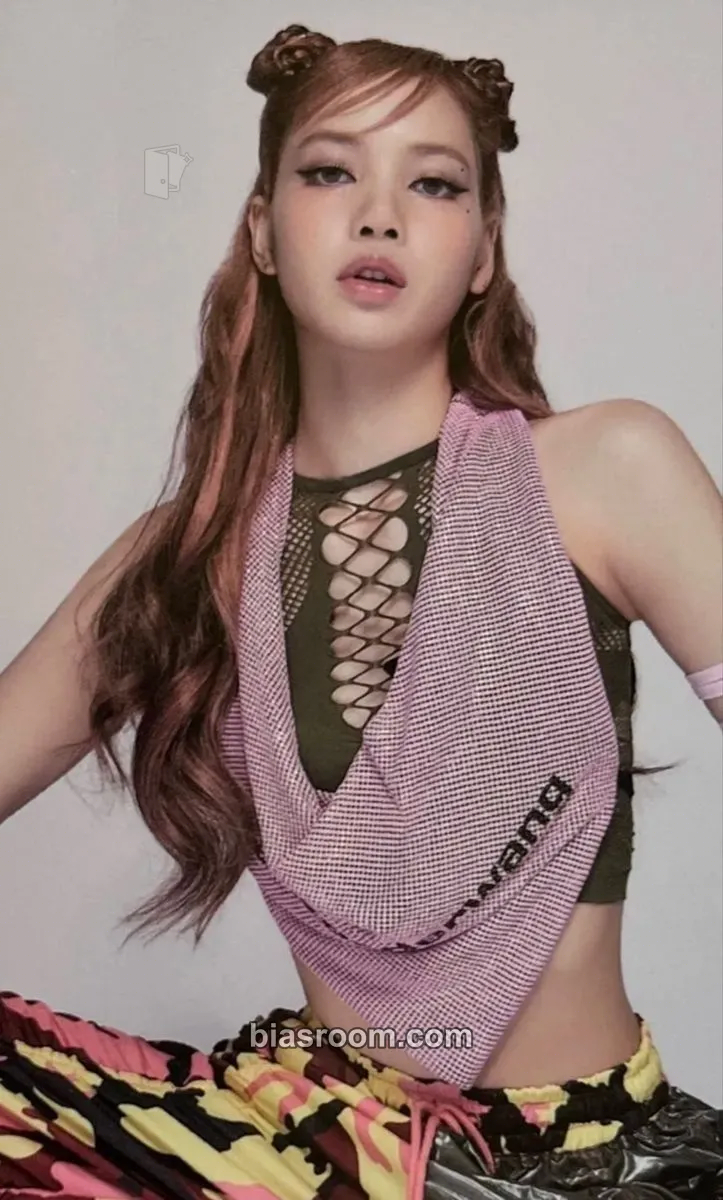 Lisa BORN PINK Photocard - BLACKPINK - BLACKPINK K-pop photocard