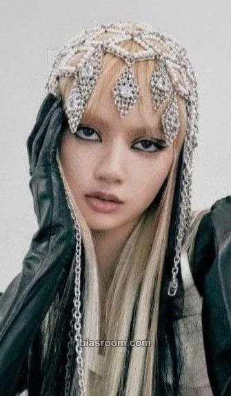 Lisa BORN PINK Photocard - BLACKPINK - BLACKPINK K-pop photocard