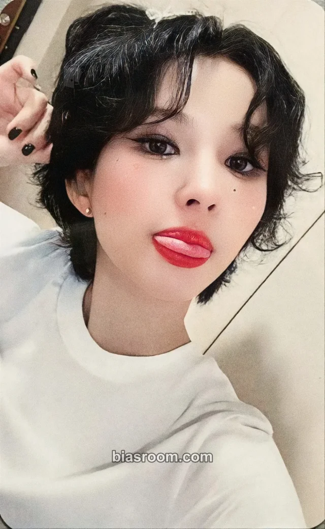 i-dle - Soyeon - I Sway Album lucky draw (LD) round 3 interasia bad image - replace