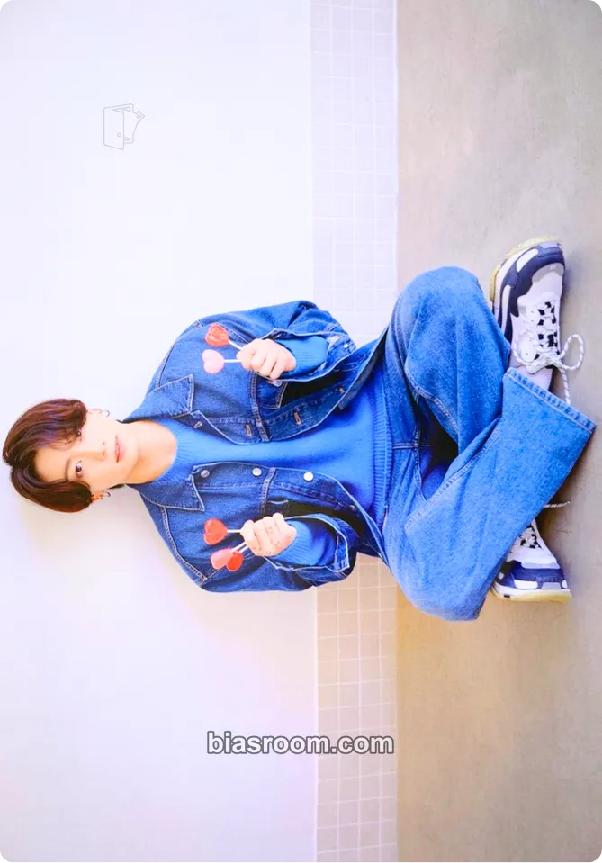 Jungkook Yet To Come in Busan Photocard - BTS - BTS K-pop photocard