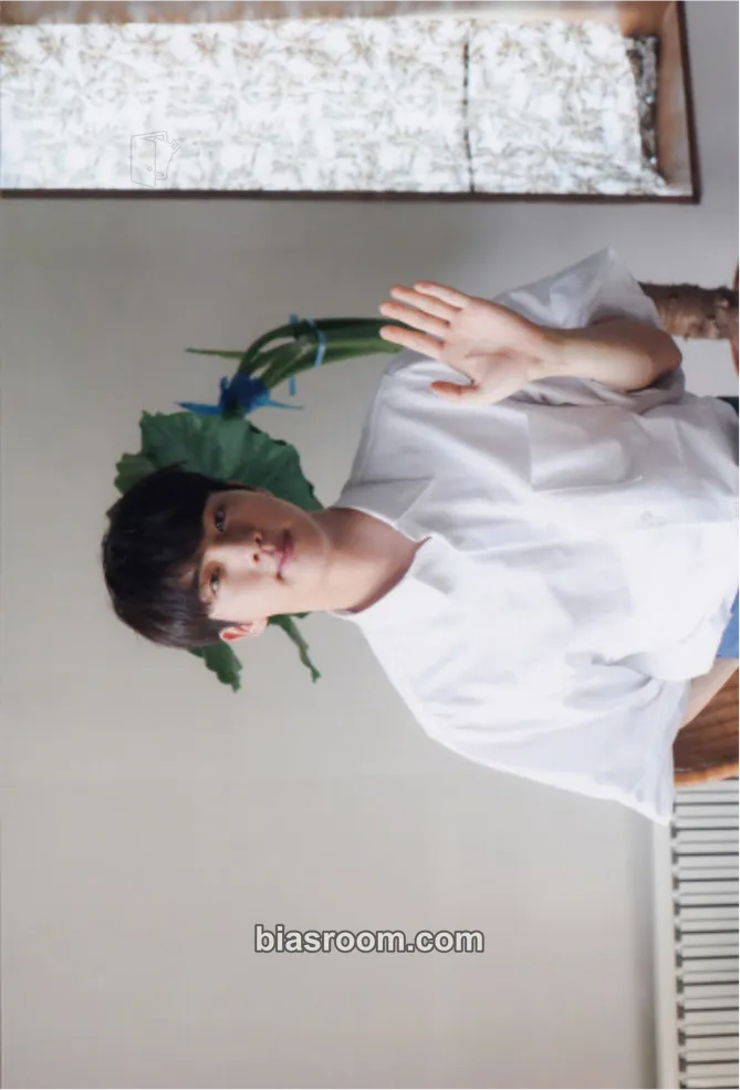 Jin BTS EXHIBITION: 24/7 = Serendipity (오,늘) Photocard - BTS - BTS K-pop photocard