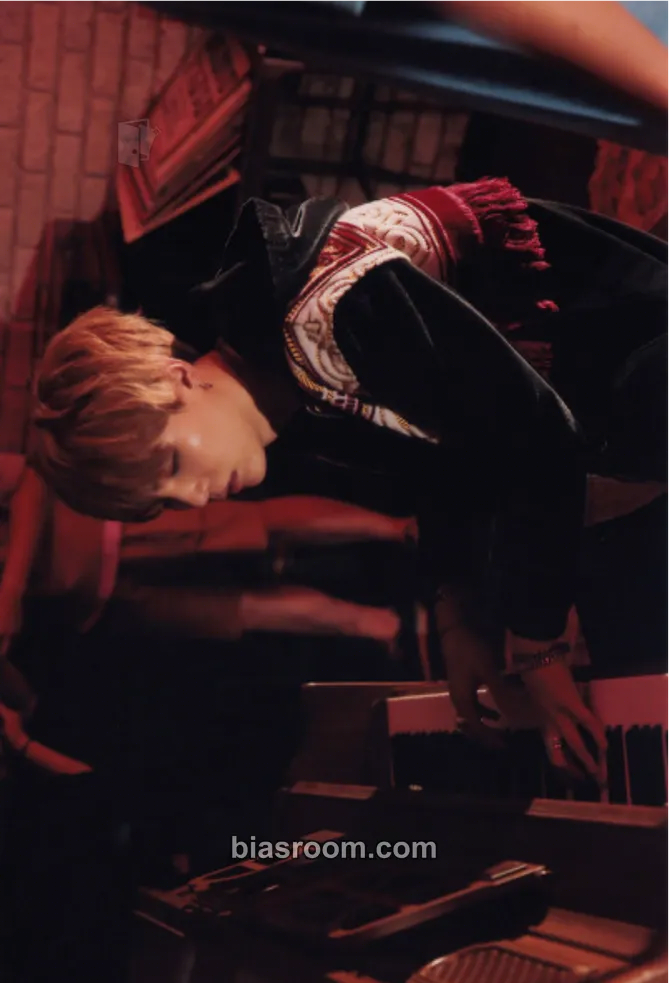 SUGA BTS EXHIBITION: 24/7 = Serendipity (오,늘) Photocard - BTS - BTS K-pop photocard