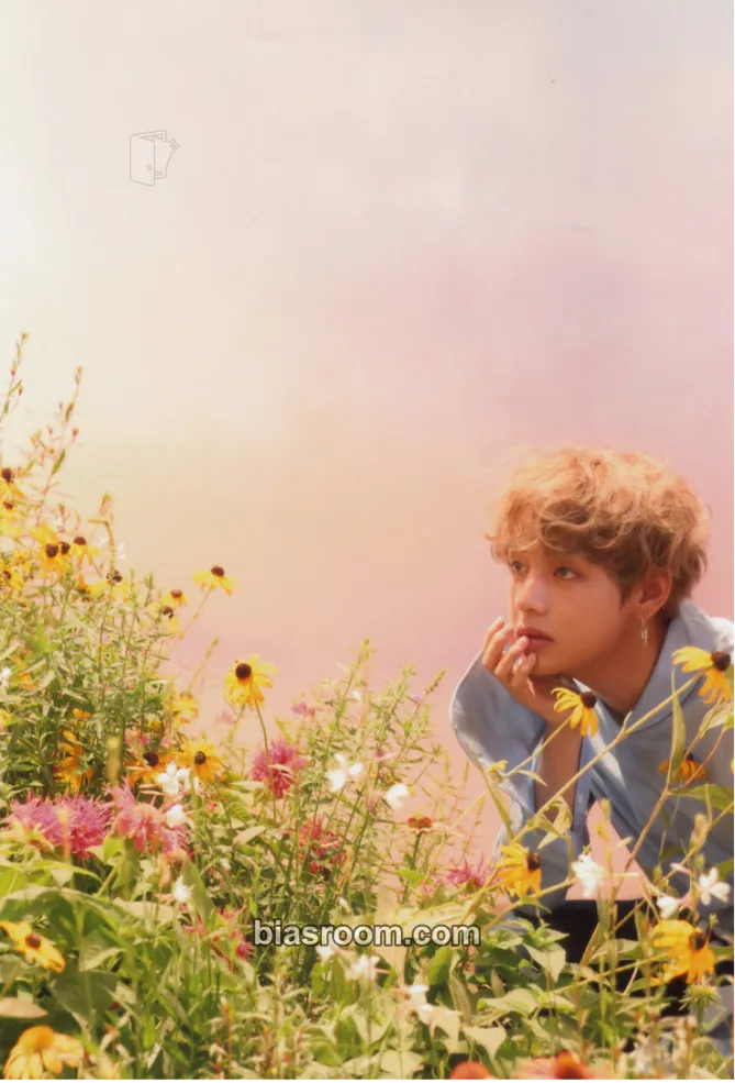 V BTS EXHIBITION: 24/7 = Serendipity (오,늘) Photocard - BTS - BTS K-pop photocard