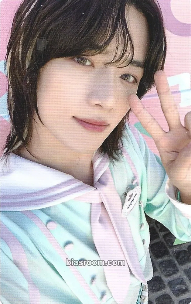Beomgyu Season's Greetings 2022 Photocard - TOMORROW X TOGETHER - TOMORROW X TOGETHER K-pop photocard