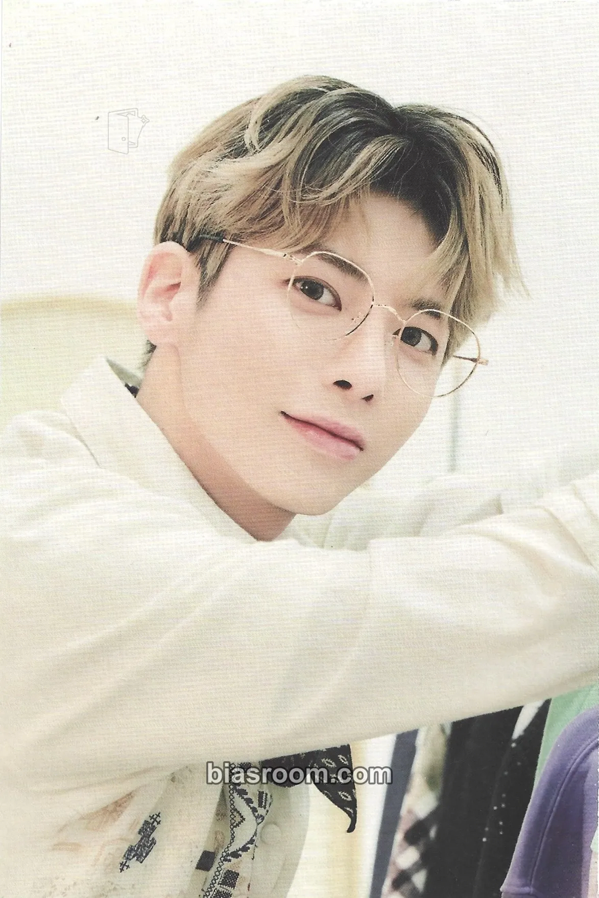 Taehyun Season's Greetings 2022 Photocard - TOMORROW X TOGETHER - TOMORROW X TOGETHER K-pop photocard
