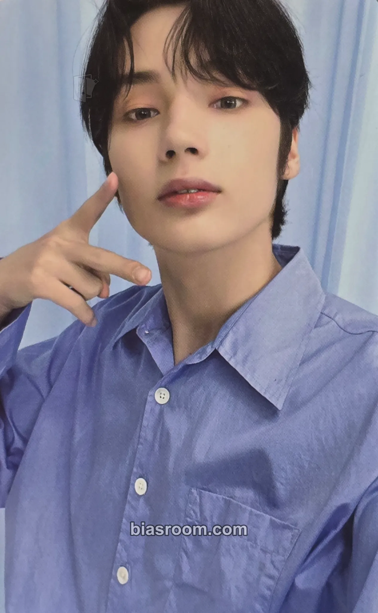 Huening Kai Season's Greetings 2023 Photocard - TOMORROW X TOGETHER - TOMORROW X TOGETHER K-pop photocard