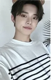Yeonjun Season's Greetings 2023 Photocard - TOMORROW X TOGETHER - TOMORROW X TOGETHER K-pop photocard