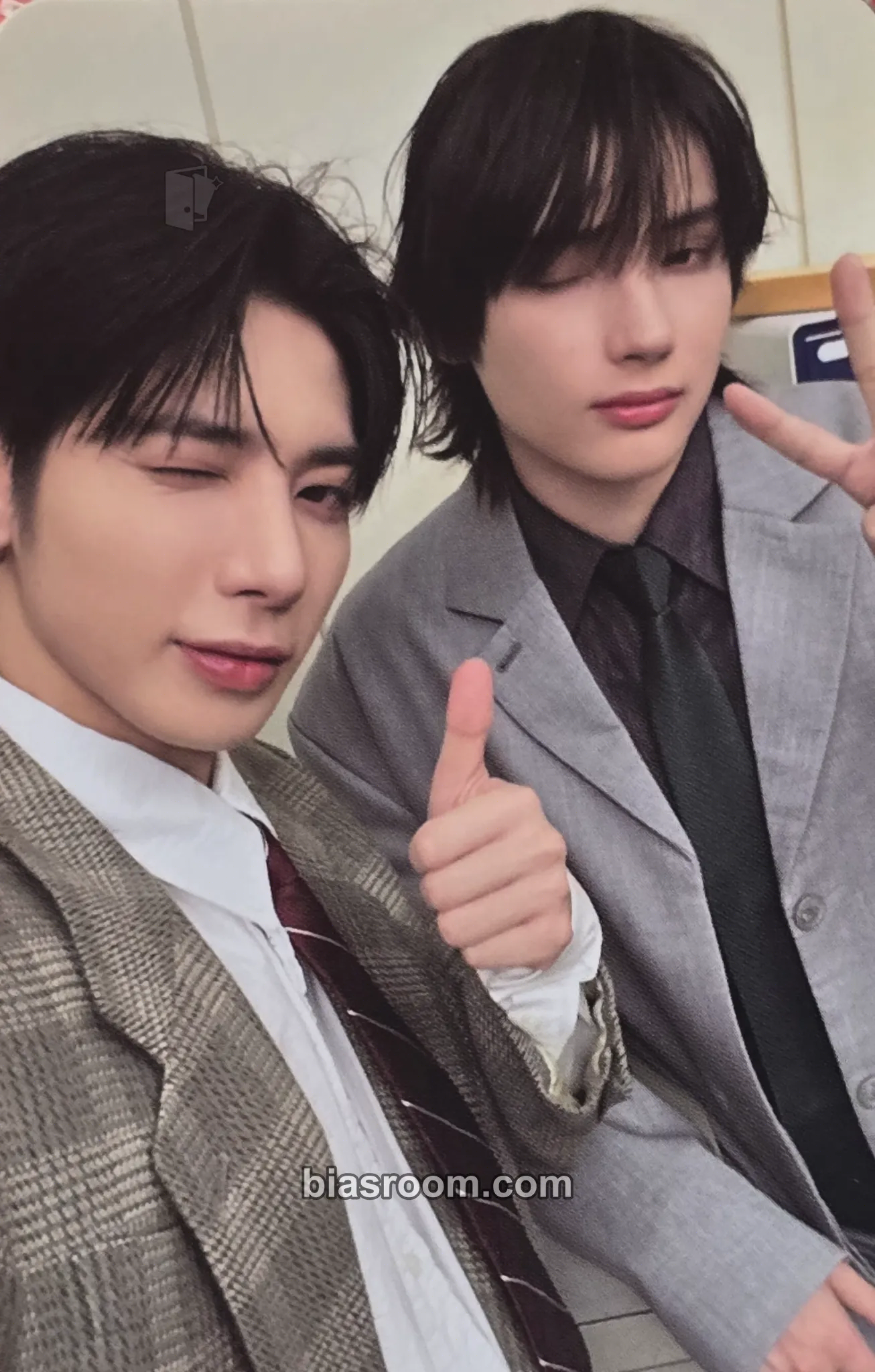 Season's Greetings 2025 Photocard - TOMORROW X TOGETHER - TOMORROW X TOGETHER K-pop photocard