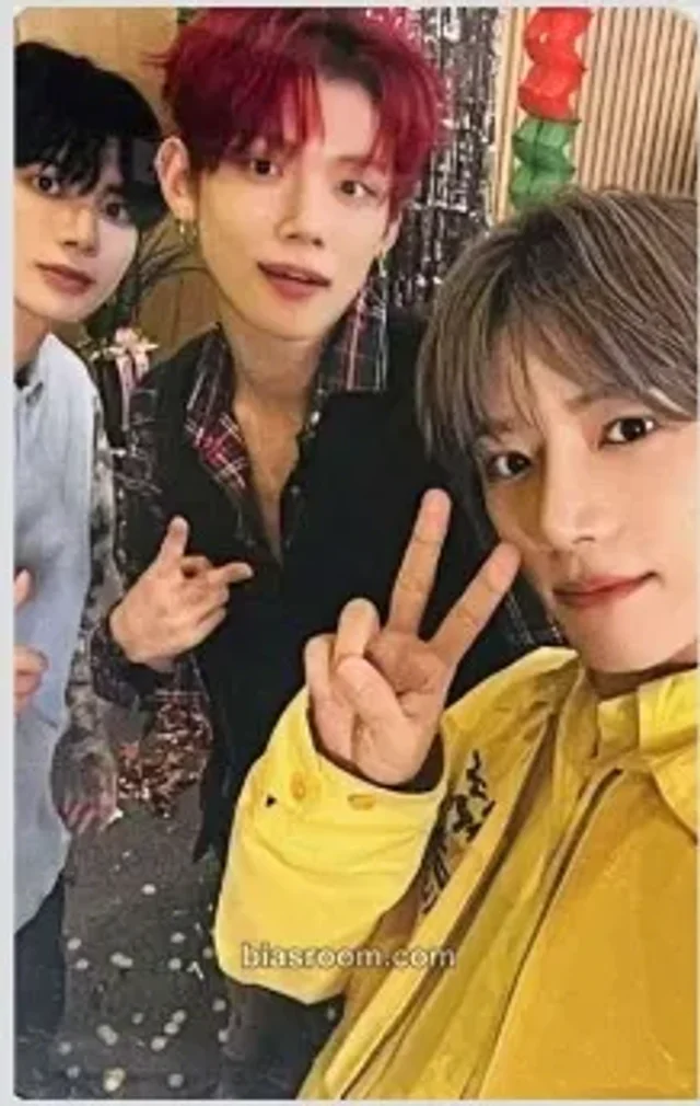 TOMORROW X TOGETHER - Taehyun & Beomgyu & Yeonjun - TXT Season's Greetings 2025 Other B version photocard set