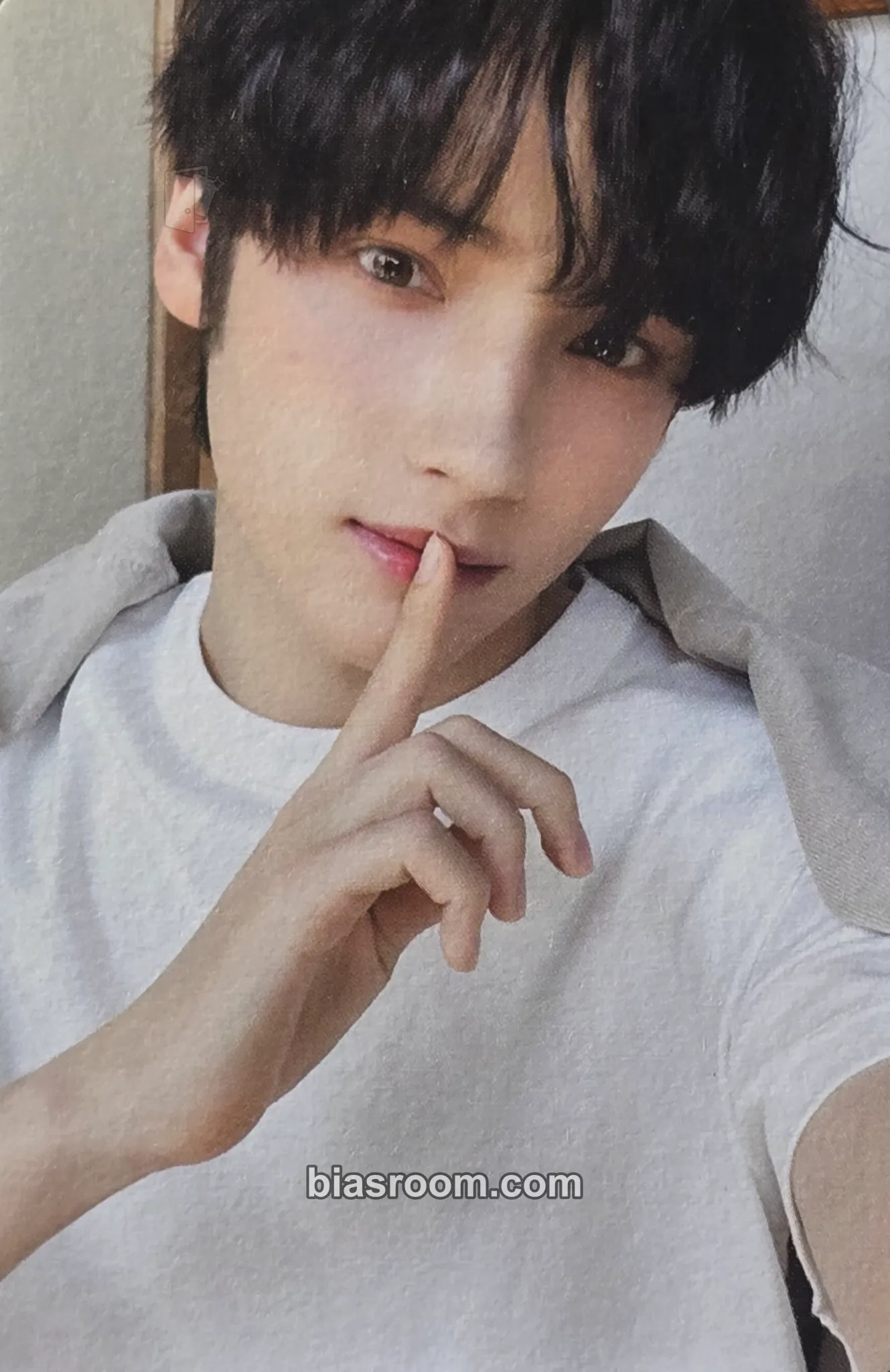 Huening Kai Season of TXT YOUTH Photocard - TOMORROW X TOGETHER - TOMORROW X TOGETHER K-pop photocard