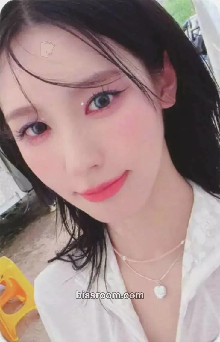 Miyeon I Sway Photocard - i-dle - i-dle K-pop photocard