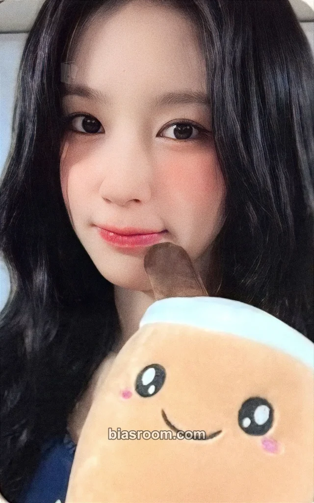i-dle - Miyeon - I Sway Album round 1 fansign soundwave bad image - replace