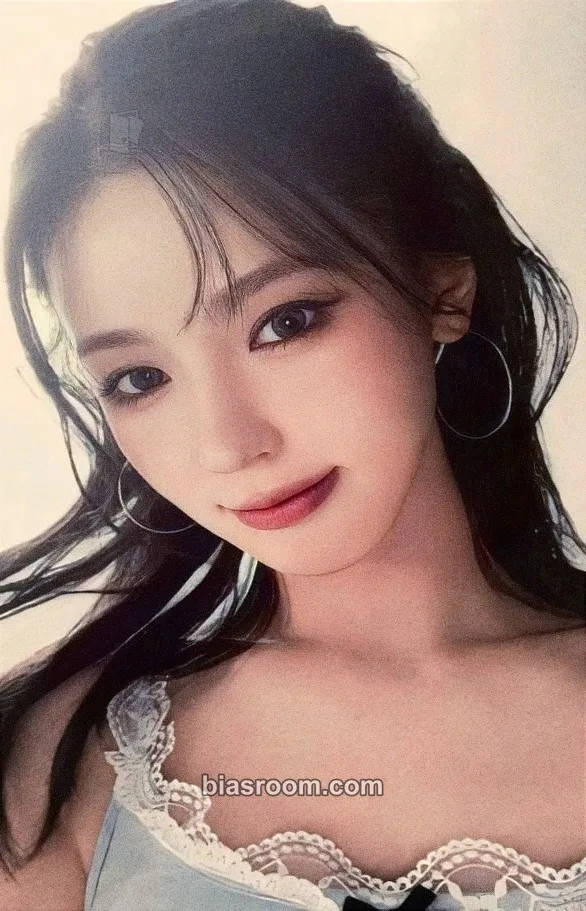 Miyeon I Sway Photocard - i-dle - i-dle K-pop photocard