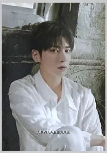 Taehyun Act: Love Sick Photocard - TOMORROW X TOGETHER - TOMORROW X TOGETHER K-pop photocard