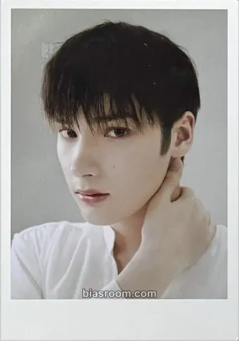 Huening Kai Act: Love Sick Photocard - TOMORROW X TOGETHER - TOMORROW X TOGETHER K-pop photocard