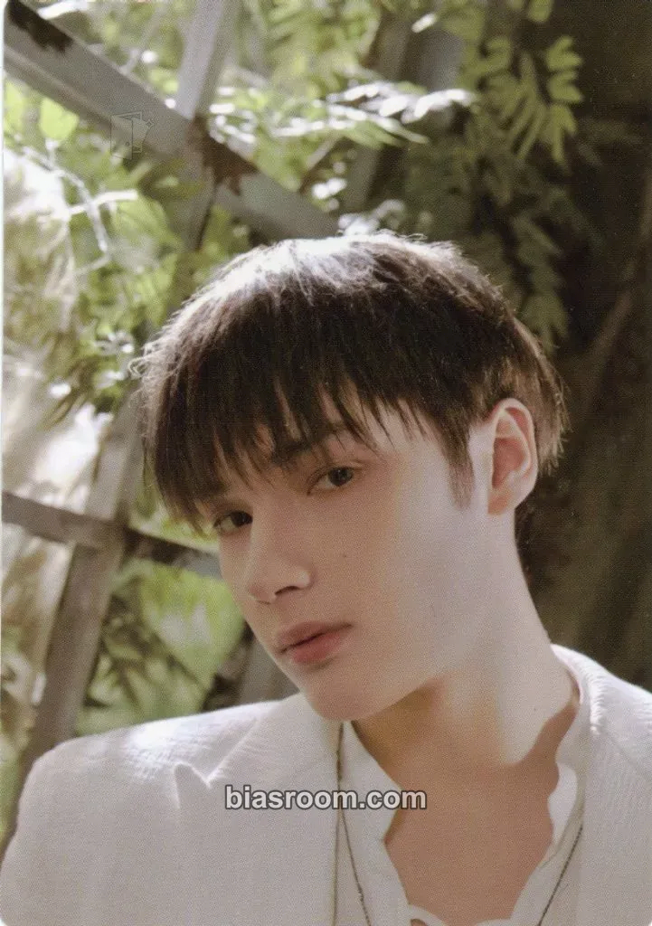 Huening Kai Act: Love Sick Photocard - TOMORROW X TOGETHER - TOMORROW X TOGETHER K-pop photocard