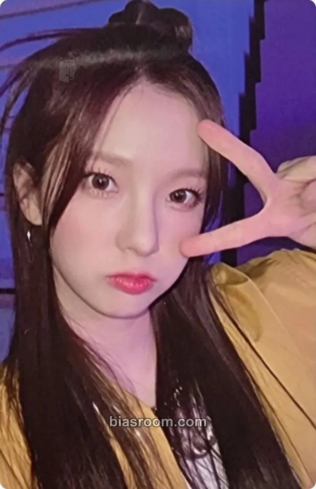 Yujin LOVESTRUCK! Photocard - Kep1er - Kep1er K-pop photocard