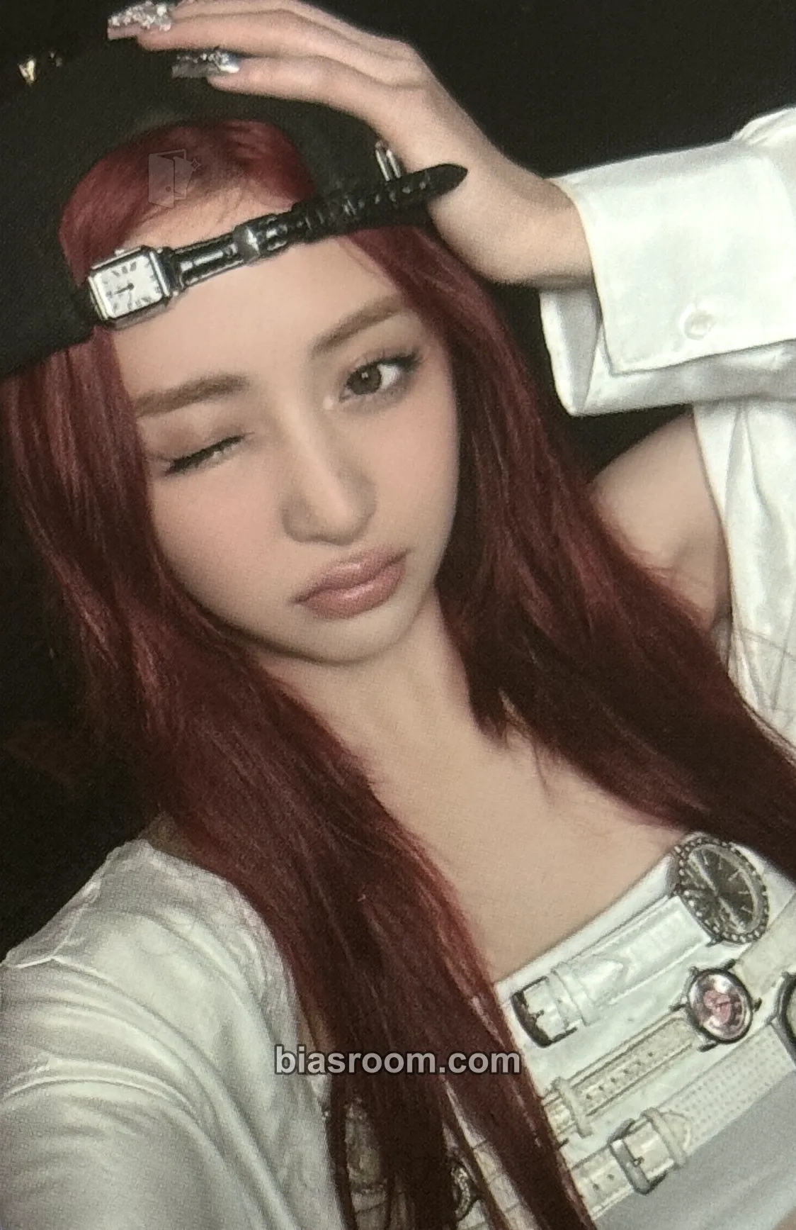 Huh Yunjin EASY Photocard - LE SSERAFIM - LE SSERAFIM K-pop photocard