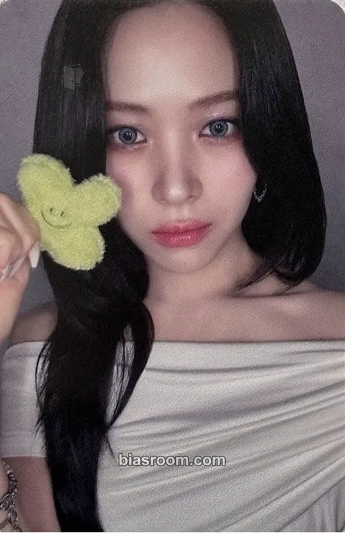 Ryujin GOLD Photocard - ITZY - ITZY K-pop photocard