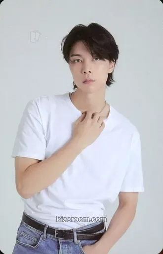 Johnny 2022 Season’s Greetings Photocard - NCT 127 - NCT 127 K-pop photocard