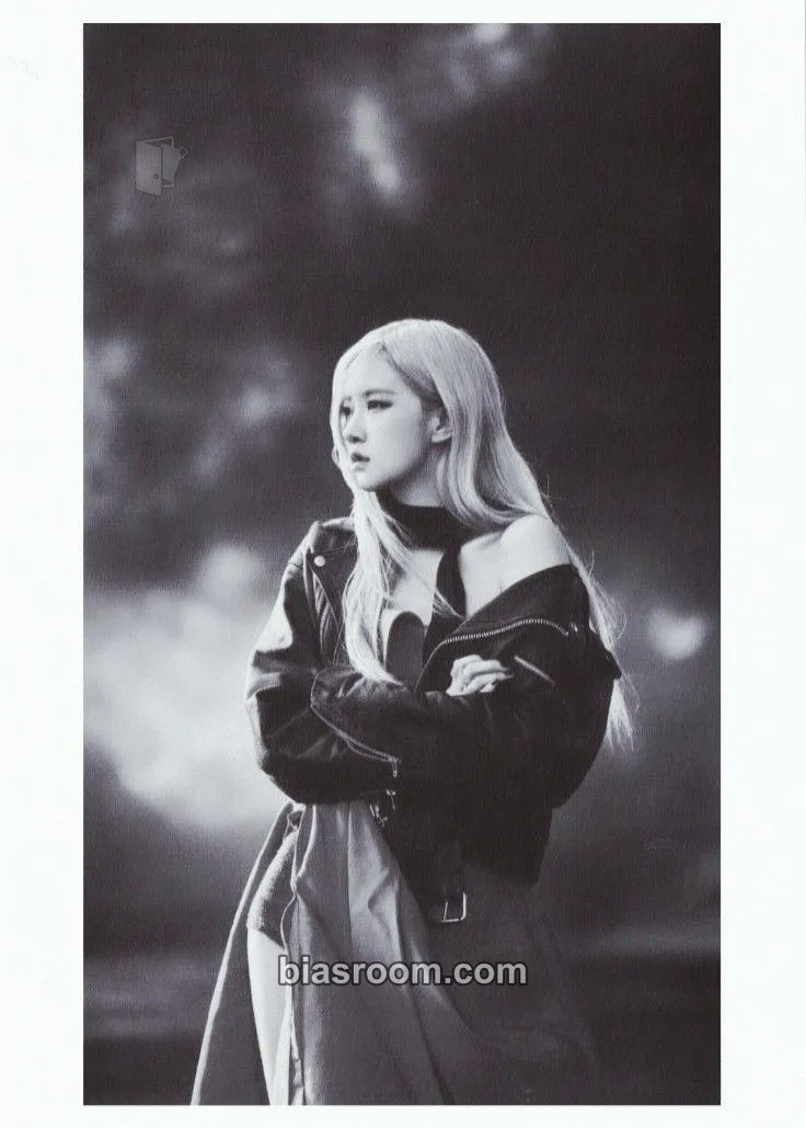 Rosé -R- (Rosé solo) Photocard - BLACKPINK - BLACKPINK K-pop photocard