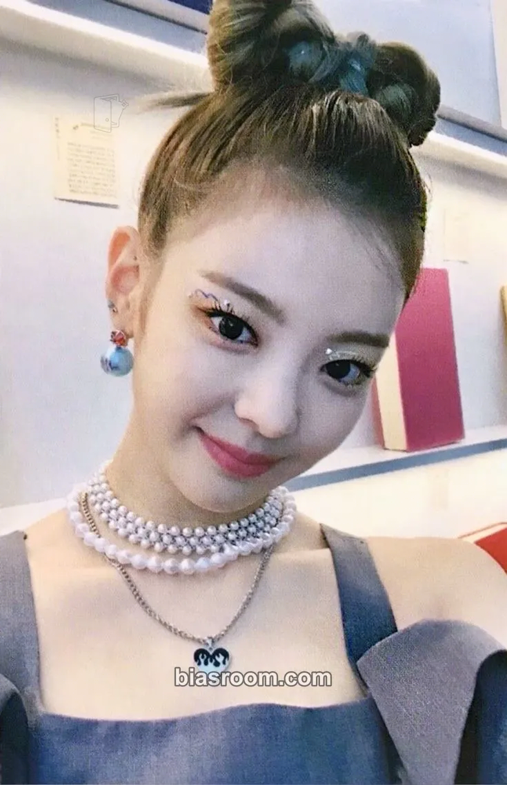 Lia Crazy in Love Photocard - ITZY - ITZY K-pop photocard