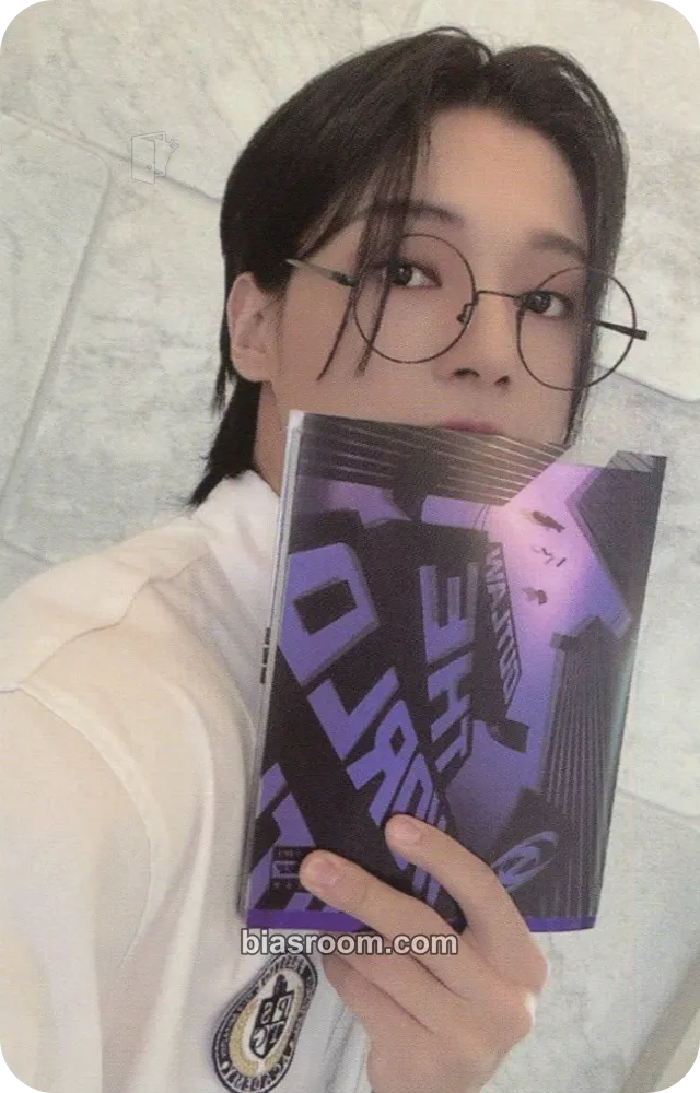 Wooyoung THE WORLD EP.2 : OUTLAW Photocard - ATEEZ - ATEEZ K-pop photocard