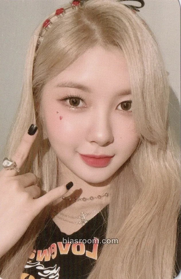 Dayeon First Impact Photocard - Kep1er - Kep1er K-pop photocard
