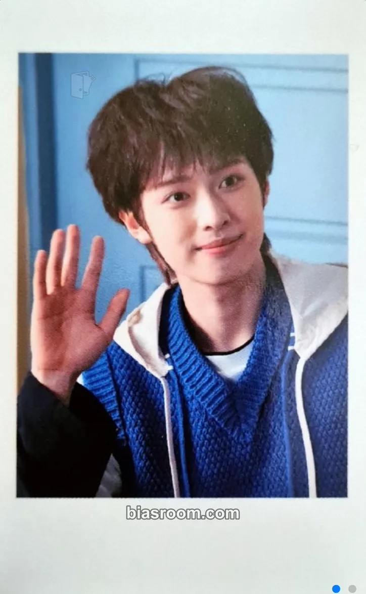 Gaon Hello, World! Photocard - Xdinary Heroes - Xdinary Heroes K-pop photocard