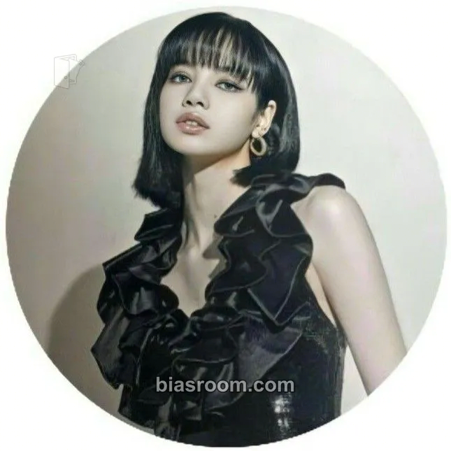 Lisa The Album (JP Ver.) Photocard - BLACKPINK - BLACKPINK K-pop photocard