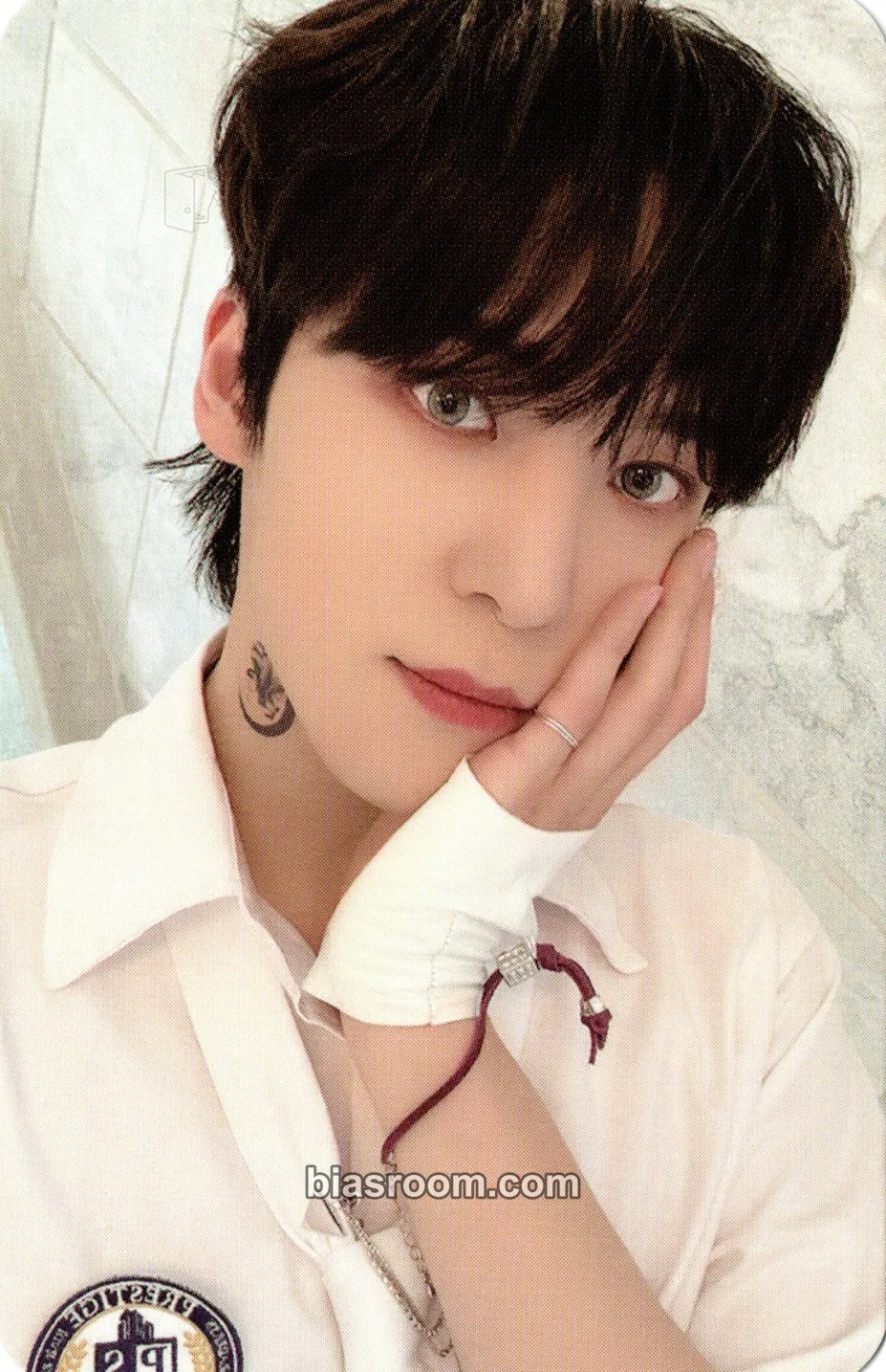 Yunho THE WORLD EP.2 : OUTLAW Photocard - ATEEZ - ATEEZ K-pop photocard