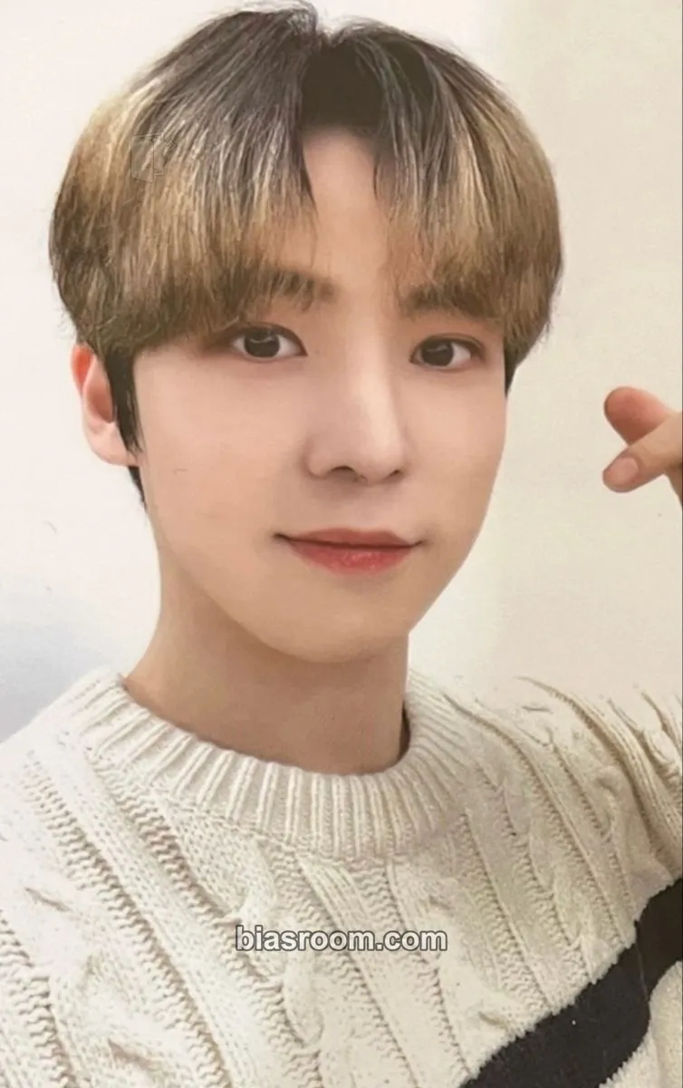 Yunho KAURA × ATEEZ Photocard - ATEEZ - ATEEZ K-pop photocard