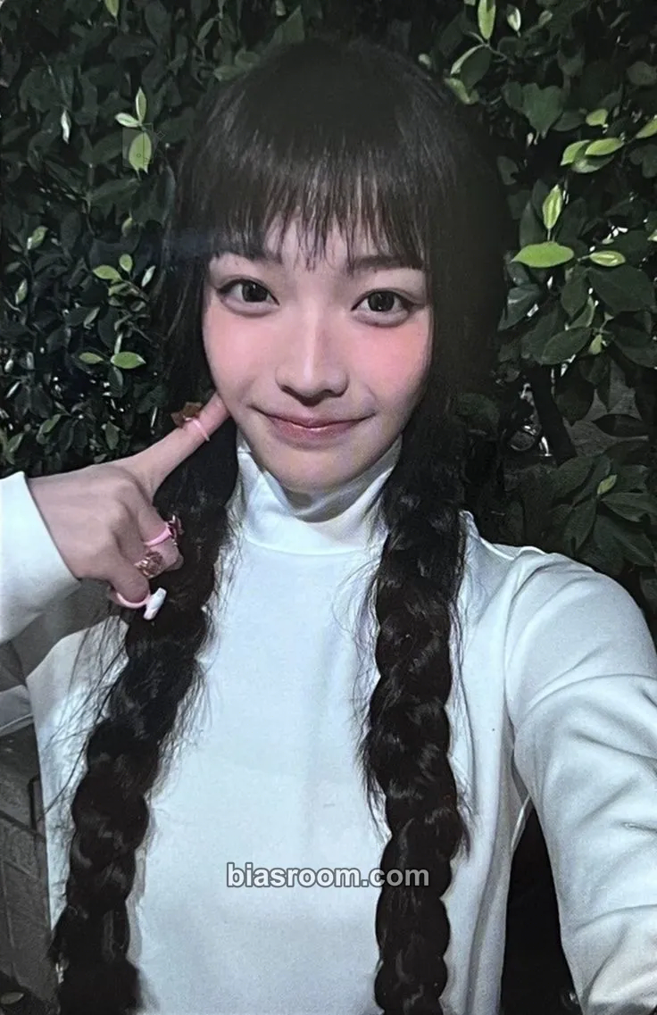 Iroha SUPER REAL ME Photocard - ILLIT - ILLIT K-pop photocard