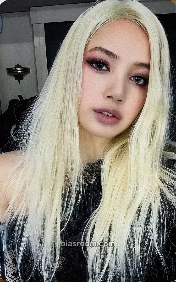 Lisa Alter Ego (Lisa solo) Photocard - BLACKPINK - BLACKPINK K-pop photocard