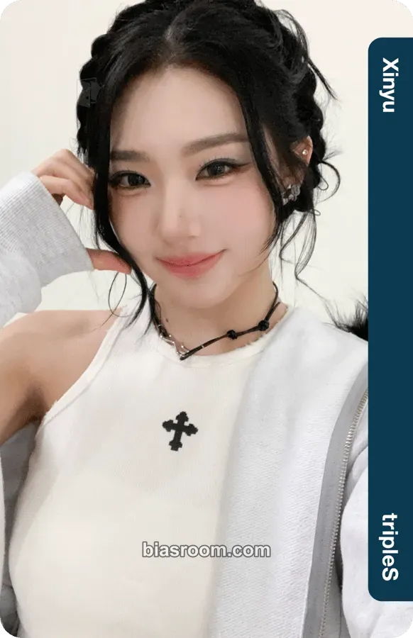 Xinyu Assemble24 Photocard - tripleS - tripleS K-pop photocard