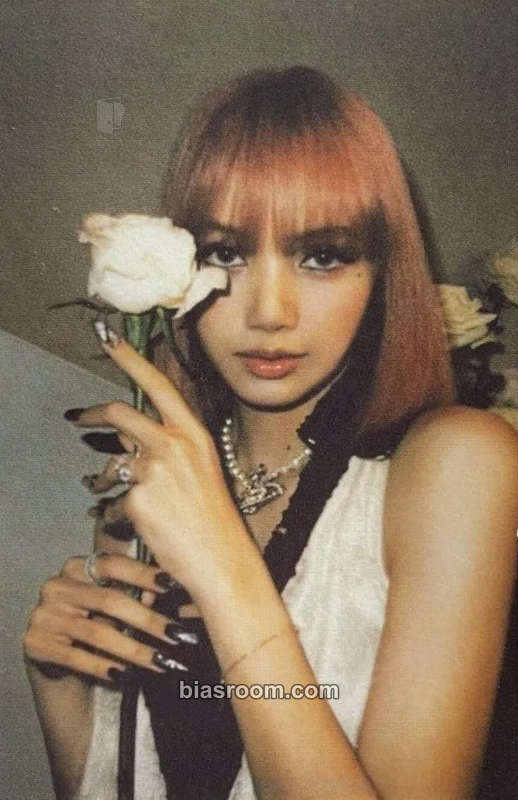 Lisa 2022 Welcoming Collection Photocard - BLACKPINK - BLACKPINK K-pop photocard