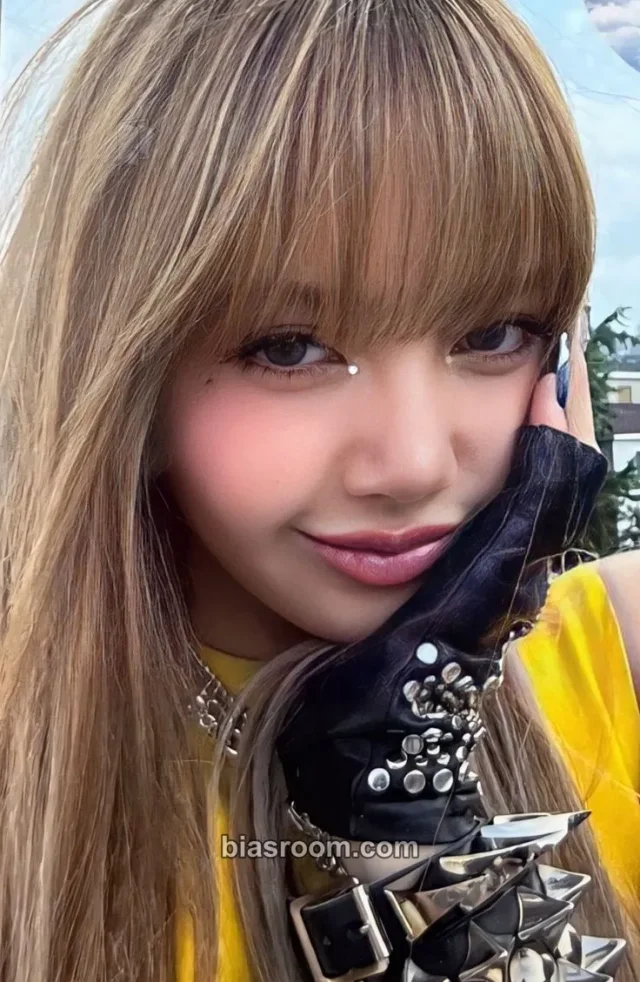 BLACKPINK - Lisa - Deadline World Tour Event