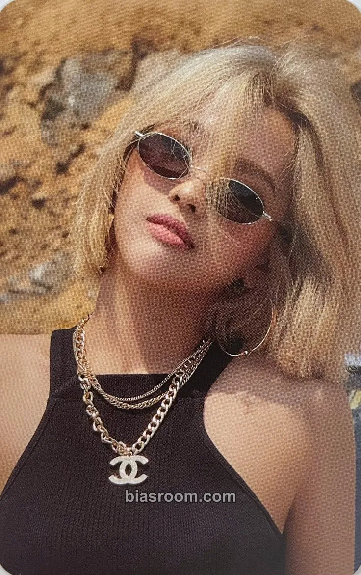Soyeon Uh-Oh Photocard - i-dle - i-dle K-pop photocard