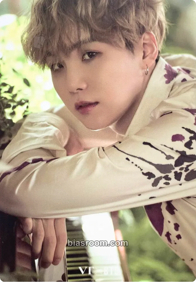 SUGA VT Cosmetics Photocard - BTS - BTS K-pop photocard