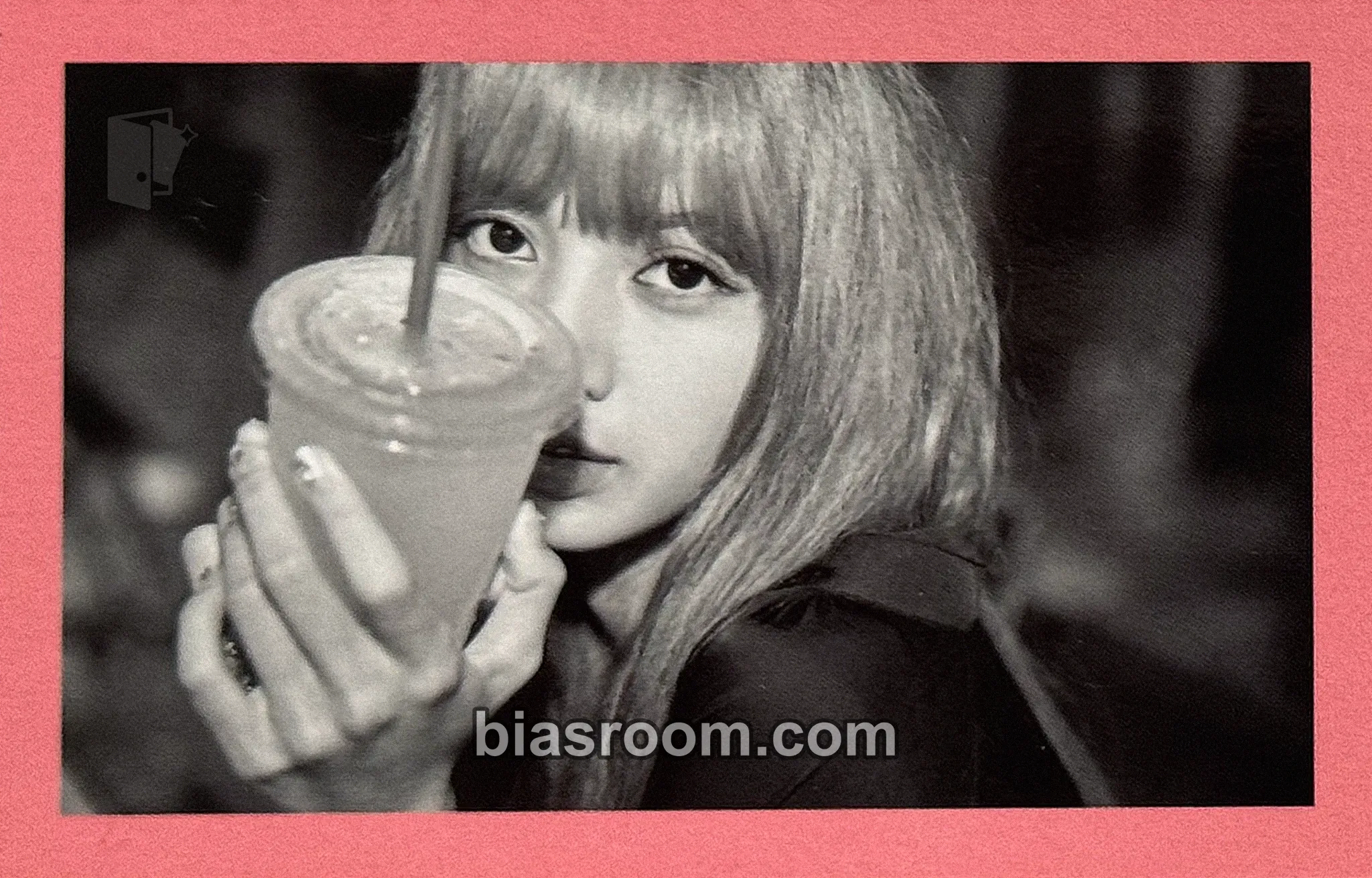 Lisa 2019 WELCOMING COLLECTION Photocard - BLACKPINK - BLACKPINK K-pop photocard