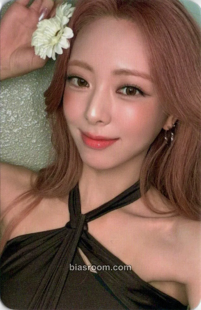 Yuna Girls Will Be Girls Photocard - ITZY - ITZY K-pop photocard