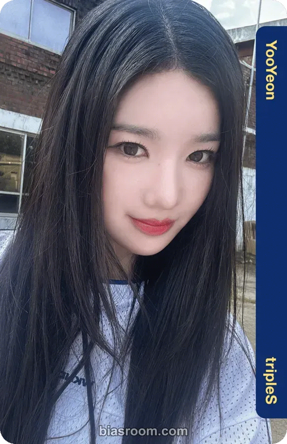 Yooyeon Performante Photocard - tripleS - tripleS K-pop photocard