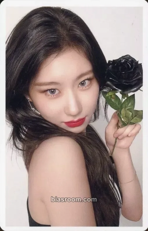 Chaeryeong Blah Blah Blah Photocard - ITZY - ITZY K-pop photocard