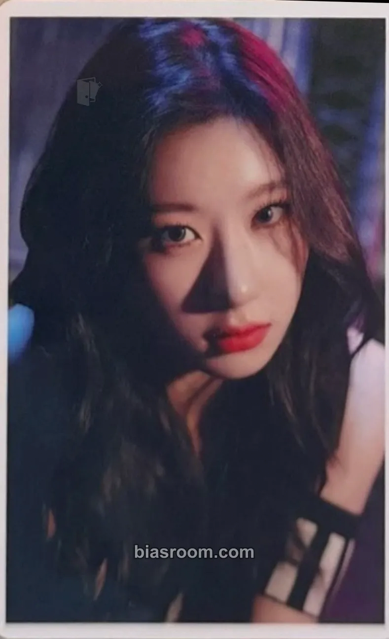 Chaeryeong Blah Blah Blah Photocard - ITZY - ITZY K-pop photocard